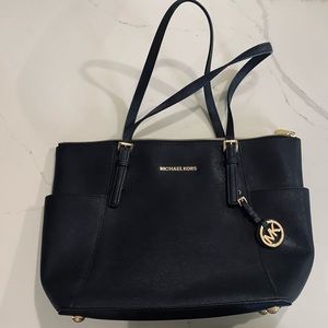 Authentic Black Michael Kors Charlotte Large Saffiano Leather Top-Zip Tote Bag